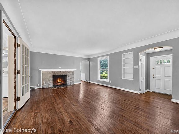 5th image of 27786 California Dr NE
