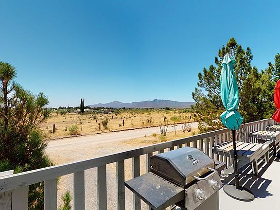 4th image of 520 Chaparral Dr