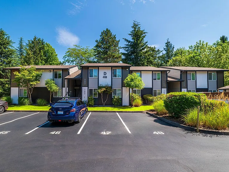 Cross Creek Apartments — Photo 19