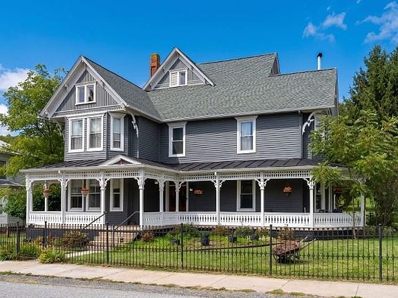 3rd image of 170 Spruce St