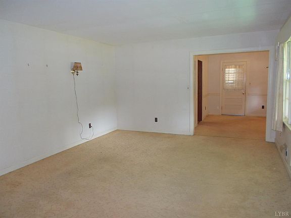 4th image of 1822 Sunset Dr