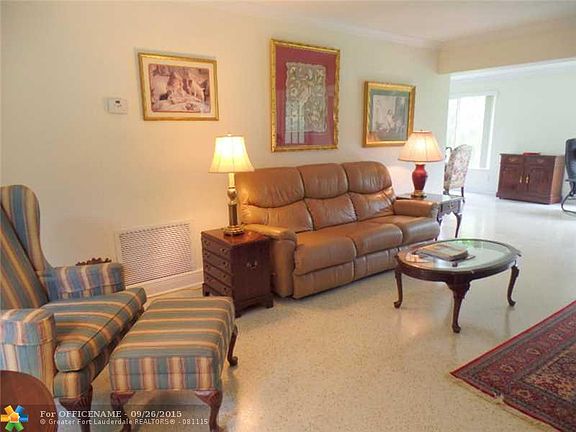 5th image of 820 Petunia Dr