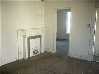 3rd image of 615 Middlebury St
