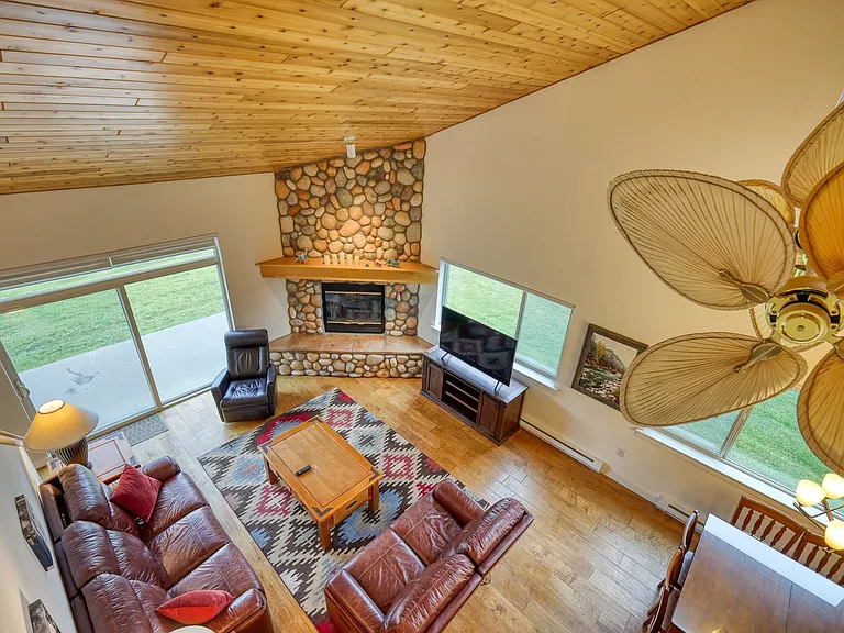 313 Firelight Dr — Photo 2
