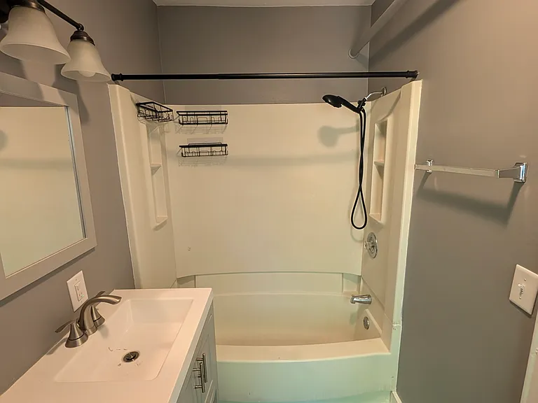 115 S Commonwealth Ave #1 — Photo 22