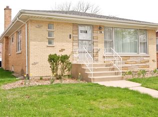 8437 Saint Louis Ave, Skokie, IL 60076