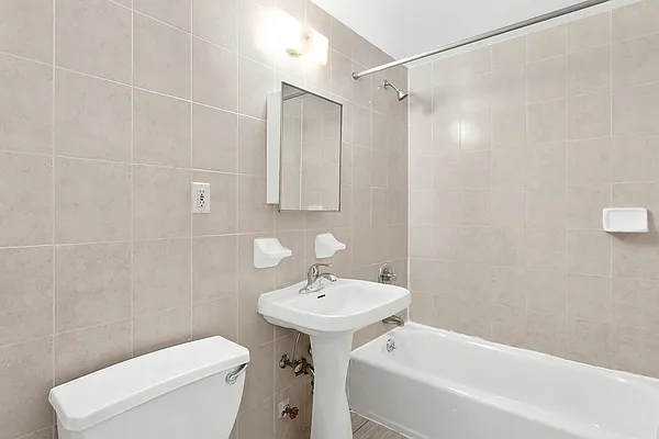 Rented by Compass | media 9