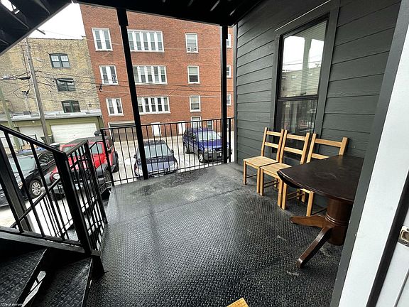 3rd image of 1226 W Sherwin Ave #1416