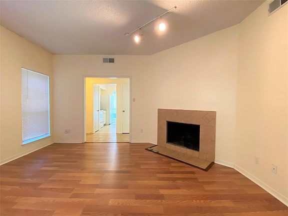 4th image of 3741 Thistlemont Dr
