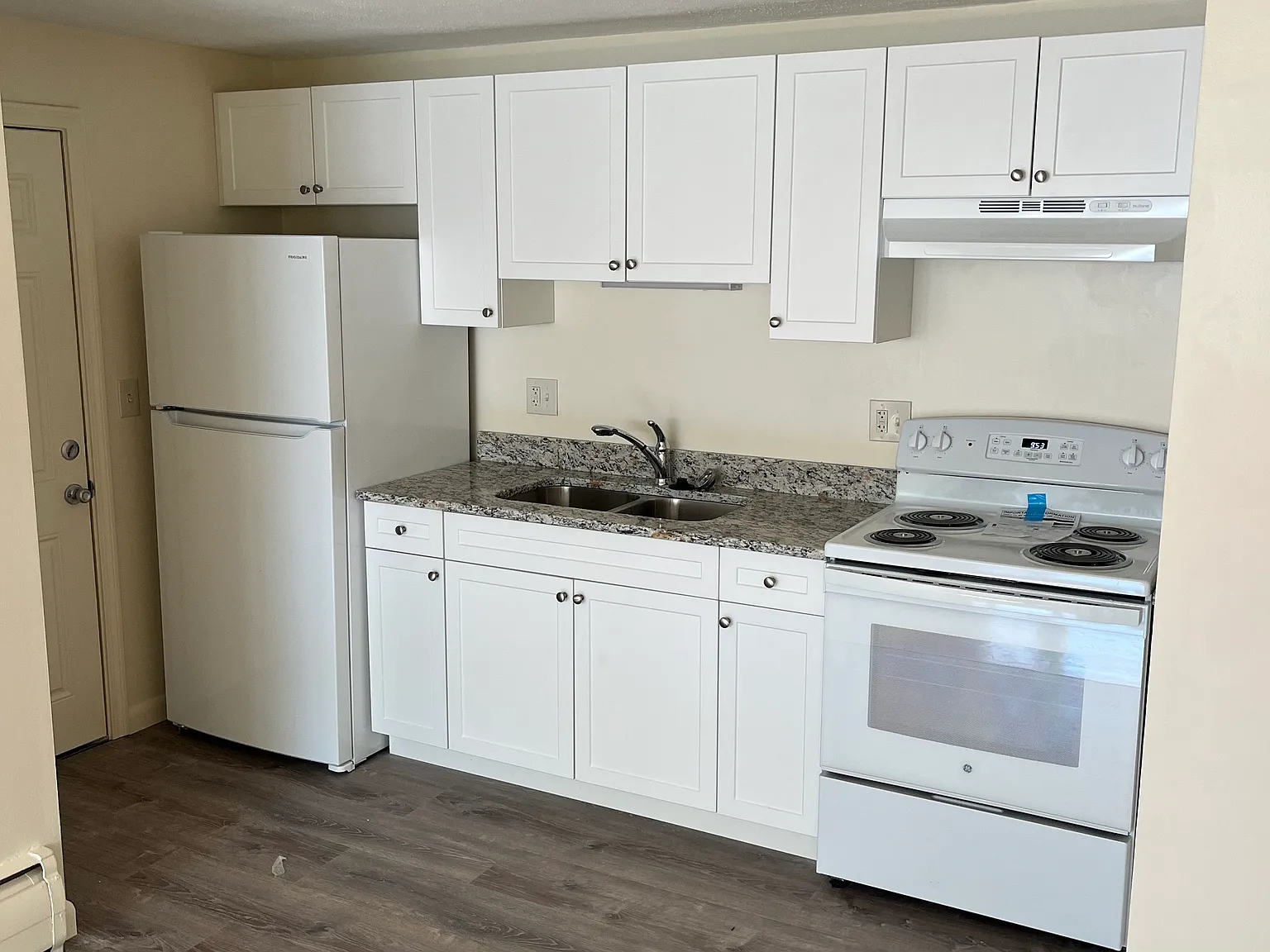 11 Sherwood Dr — Photo 3