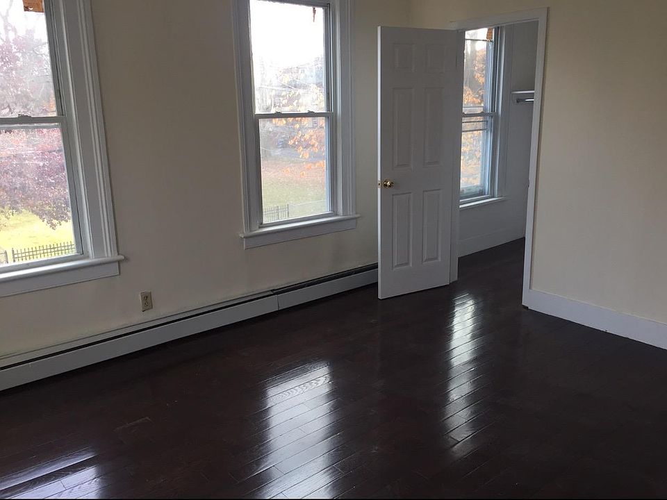 2nd image of 268 Gregory St