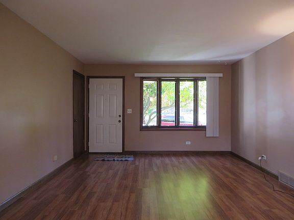 3rd image of 980 E Blackhawk Dr