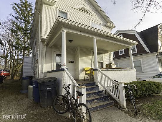 1st image of 521 Linden St