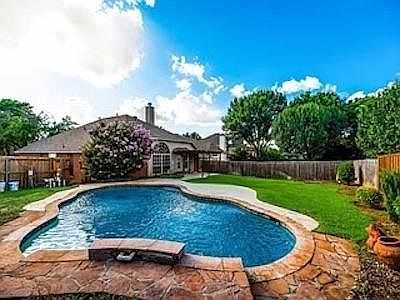 1st image of 2600 Southwestern Dr