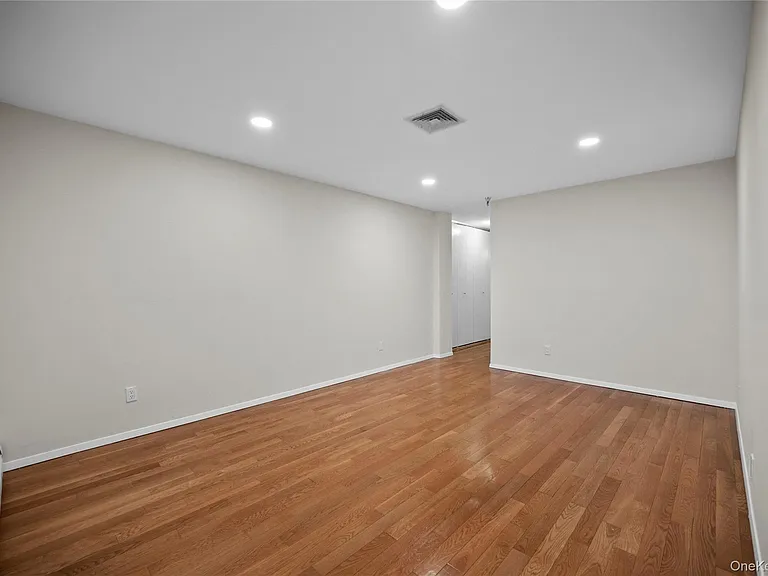 520 Ashford Ave #5 — Photo 18