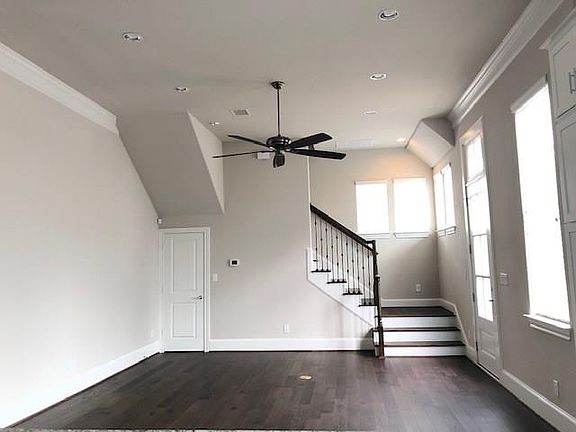 4th image of 1725 Millsap Ln