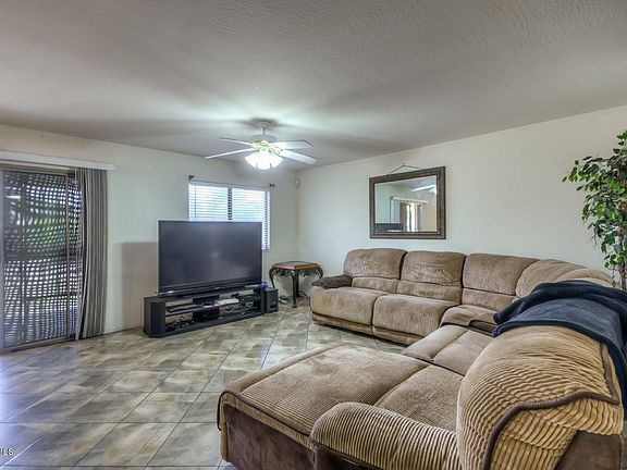 4th image of 3002 S 84th Ave
