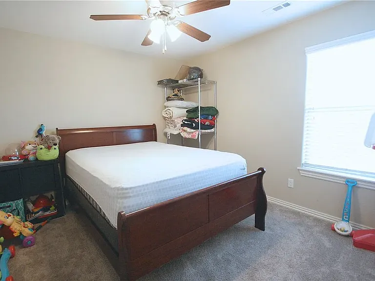 4300 Eggersway Pl — Photo 17