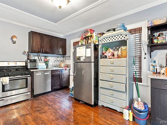 5th image of 95 Parkside Ave