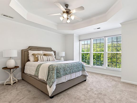 5th image of 5415 Crescentview Pkwy