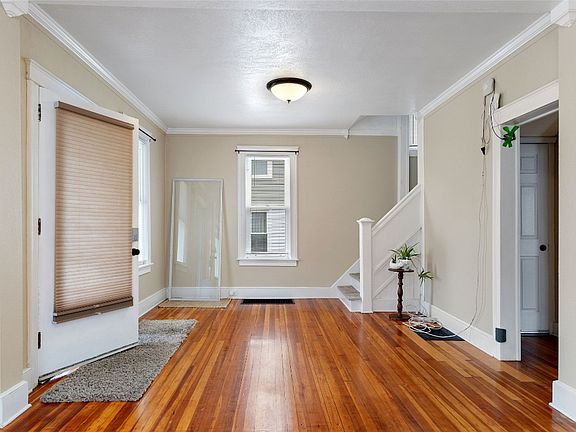 4th image of 5 Duane Ave