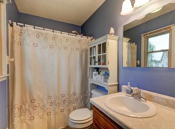 2nd image of 1063 Biltmore Pl