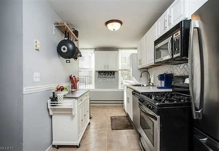 120 Monroe St #3R — Photo 3