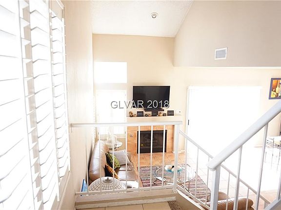 4th image of 1722 Comstock Dr