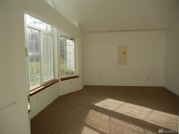 4th image of 32502 36th Ave E