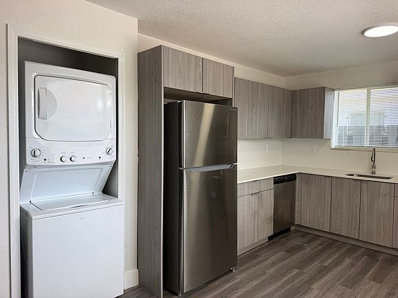 5th image of 580 NW 58th St