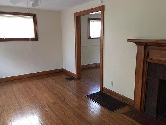 3rd image of 1416 Haines Ave