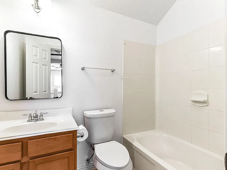 28259 Daystrom Ln — Photo 37