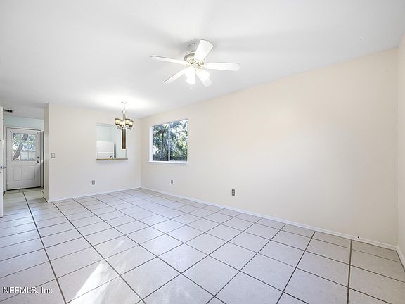 5th image of 807/805 CAMELIA Street
