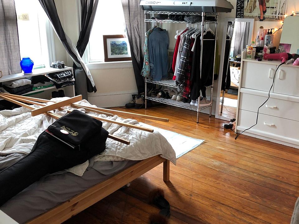 2nd image of 20 Lawn St #7