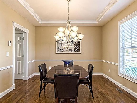 4th image of 7051 Fernridge Dr