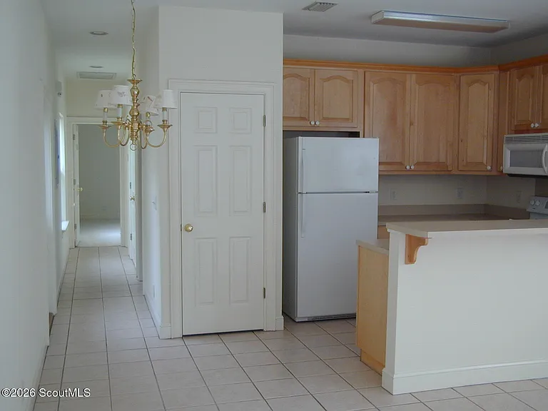 413 Atlantic Dr — Photo 2