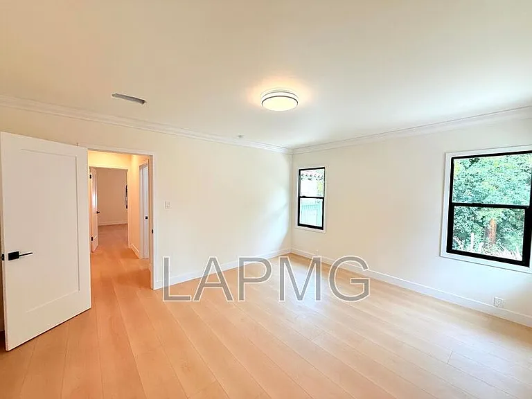 6130 Whitsett Ave #6132 — Photo 25