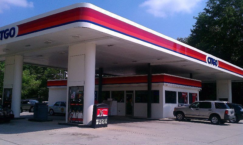 1st image of 800 S Cobb Dr SE