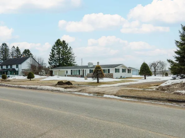 4 19th St, Caspian, MI 49915