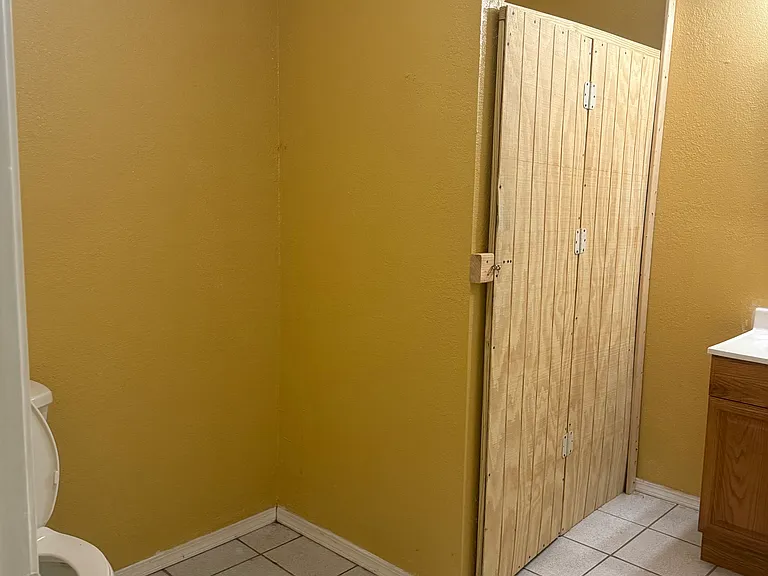 1804 N Mirror St #B — Photo 8