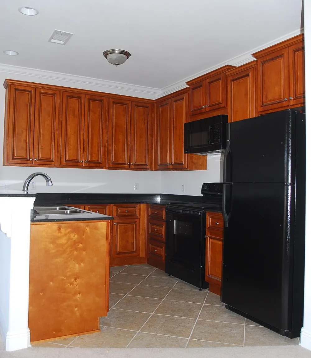 3 bed, 2.5 bath, 1460 sqft, $1,600 — Photo 3