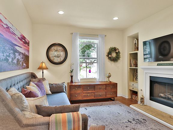 3rd image of 679 Aquamarine Ave