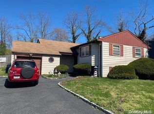 109 Granny Rd, Farmingville, NY 11738