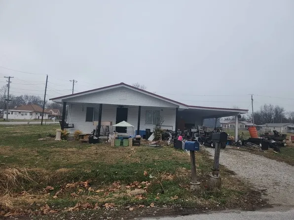 203 E Myrtle St, Aurora, MO 65605