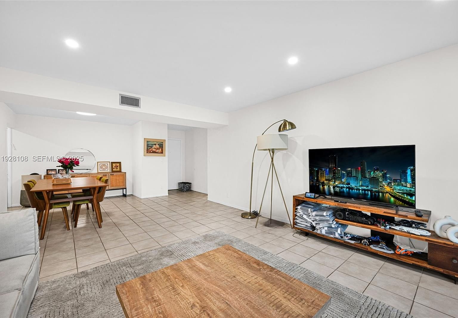 4020 N Hills Dr APT 29