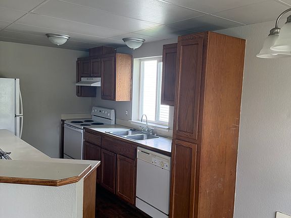 4th image of 302 Garden Ct #B