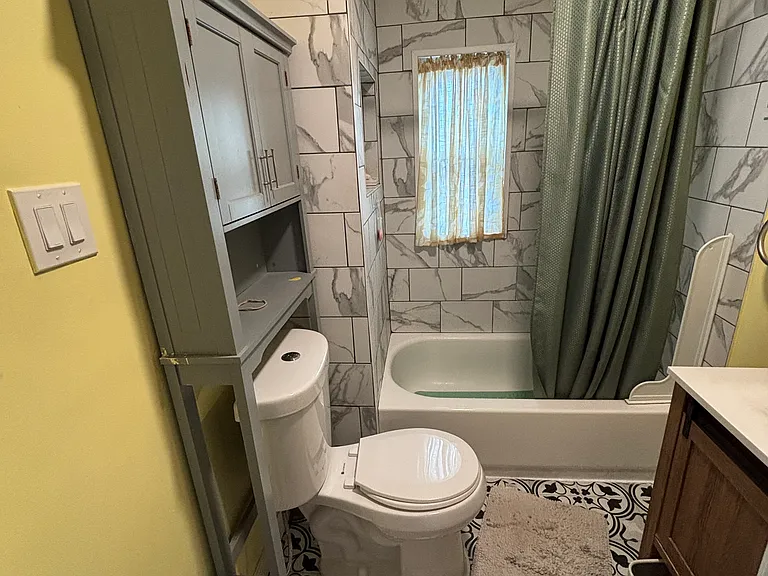 1105 Bryan St — Photo 14