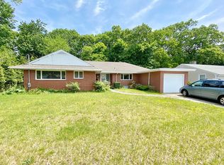 83 Amherst Rd, Cranston, RI 02920