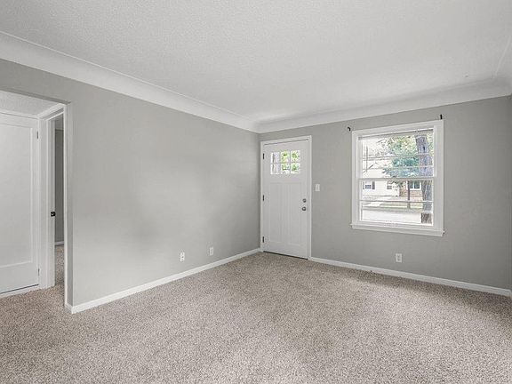 5th image of 3050 Utah Ave S