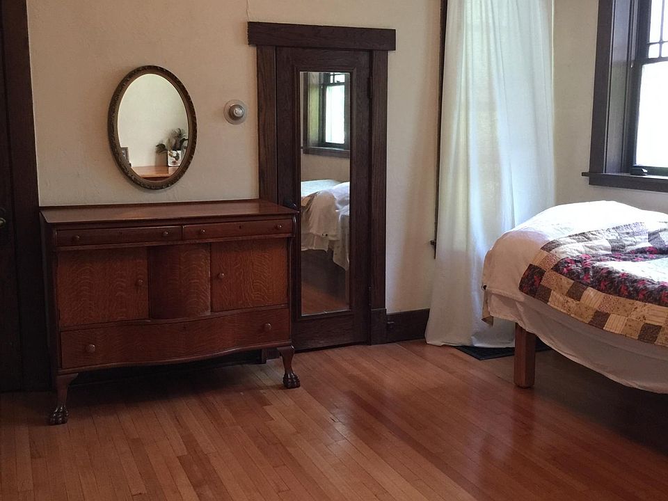 1st image of 407 N 39th St APT 1